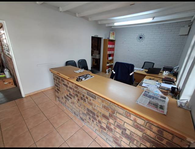 168M² WORKSHOP FOR SALE IN DUNCANVILLE